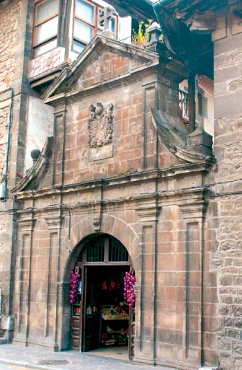 Imagen secundaria 2 - Torre del Infantado, Torre de Orejón de la Lama y Portada del antiguo convento de jesuitas