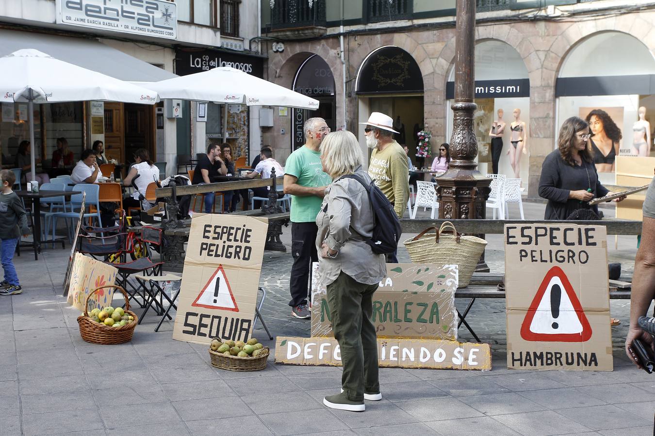 Concentración contra el cambio climático en Torrelavega