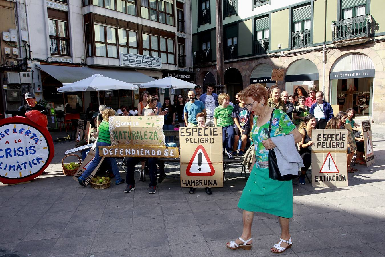 Concentración contra el cambio climático en Torrelavega