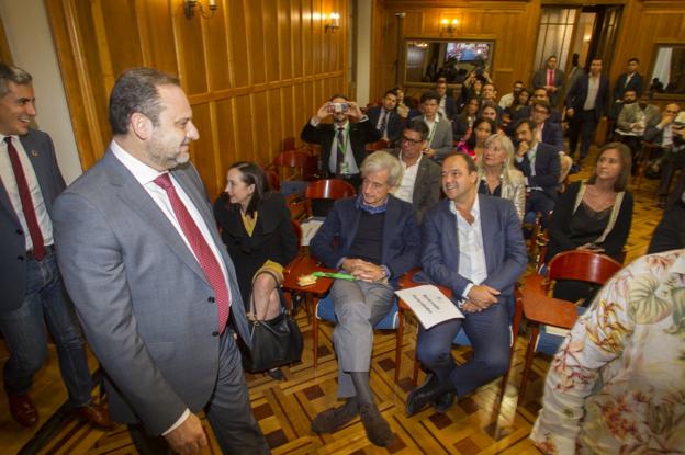  El ministro José Luis Ábalos participó ayer en el foro 'Jóvenes Líderes Mundiales' en el Palacio de la Magdalena. 