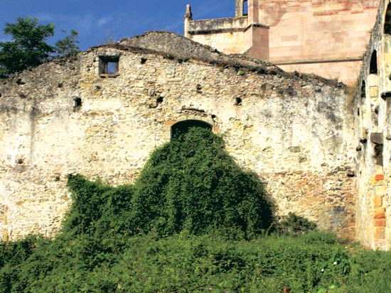 Imagen principal - Casa de Corro, Antiguo hospital de la Concepción, en la actualidad casa consistorial y una de las puertas de acceso a la puebla vieja