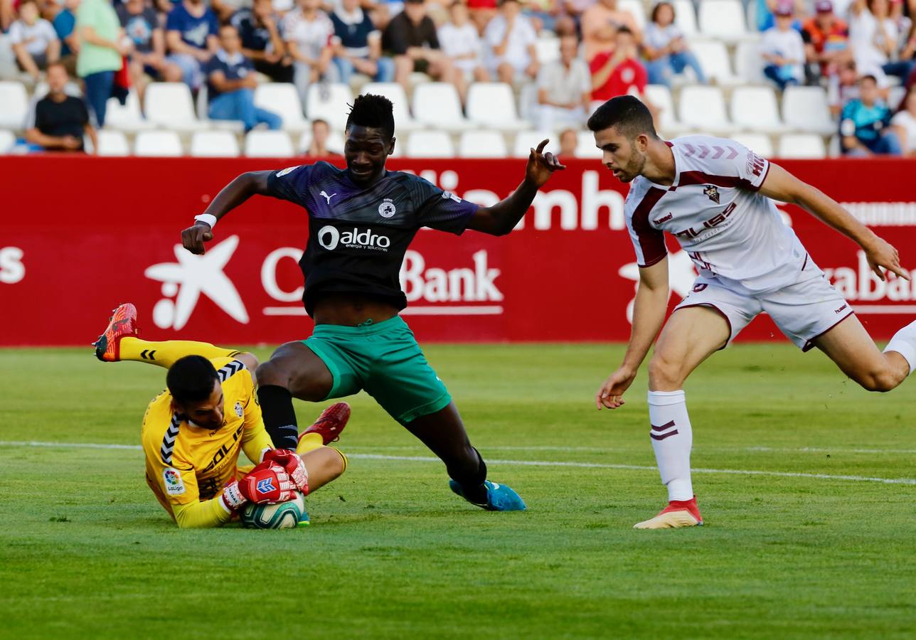 Fotos: Imágenes del partido Albacete-Racing