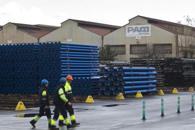 Instalaciones que Saint Gobain PAM posee en Santander, en una imagen de archivo. 