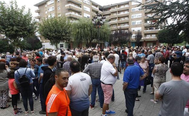 «Estamos más tranquilos en el barrio, pero a ver lo que tardan en soltarlo»