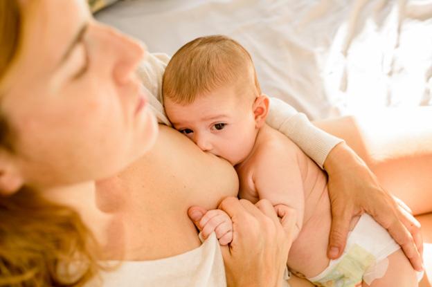 Todas las madres se enfrentan a una experiencia personal con la lactancia, por eso hay que evitar falsos mitos y desinformación.