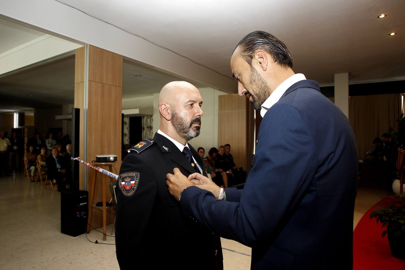 Fotos: La Policía Nacional celebra a sus patronos en Torrelavega