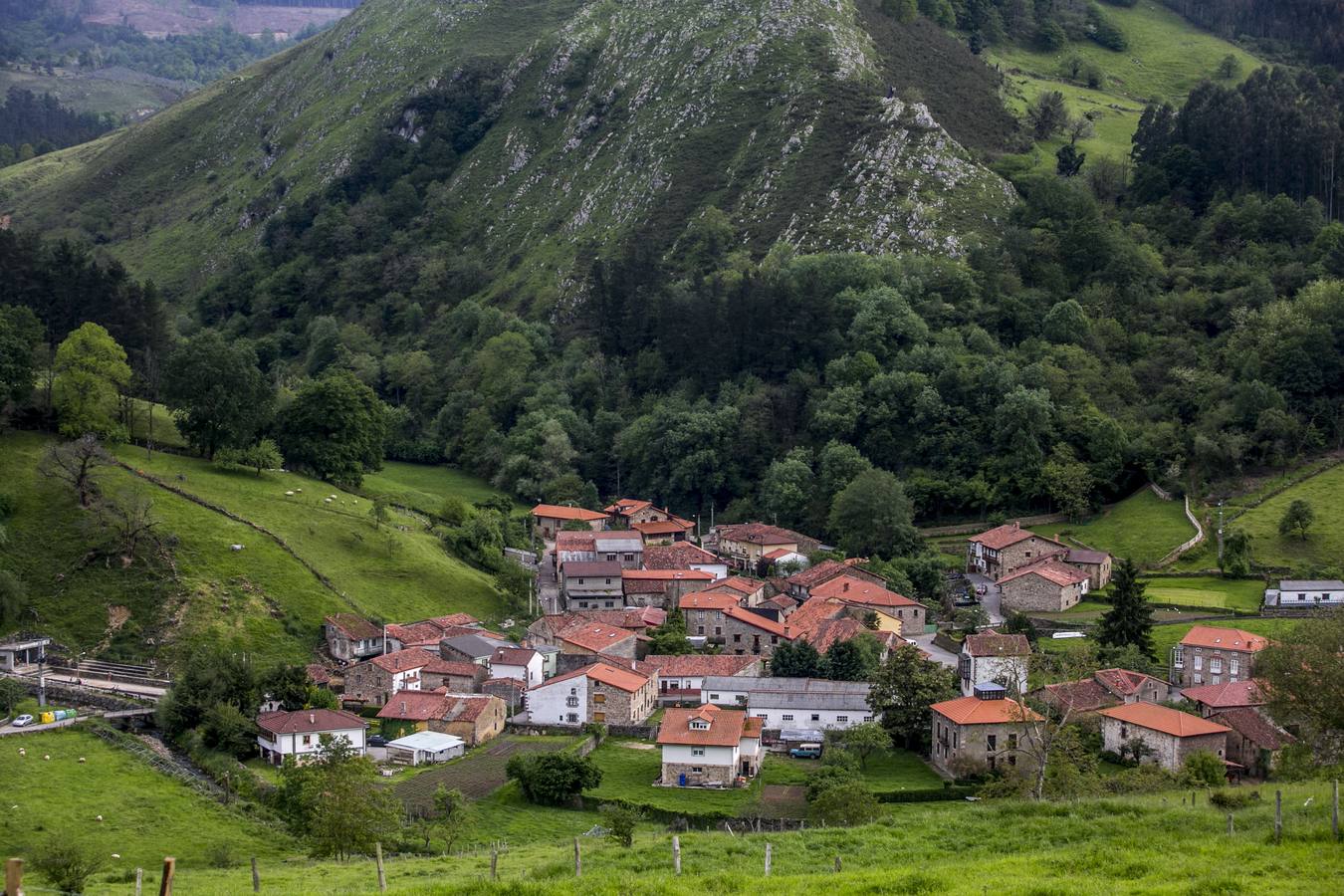 Fotos: Así es Barriopalacio de Anievas, Pueblo de Cantabria 2019