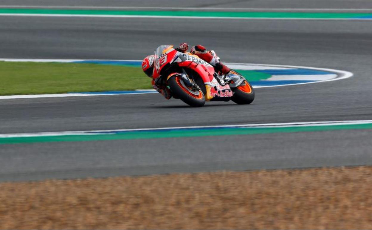 Marc Márquez, rodando sobre el trazado de Buriram. 