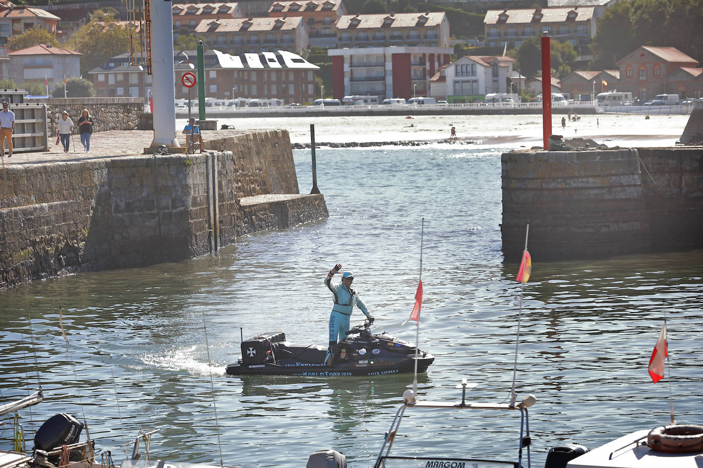 Fotos: Álvaro de Marichalar llega a Cantabria surcando los mares