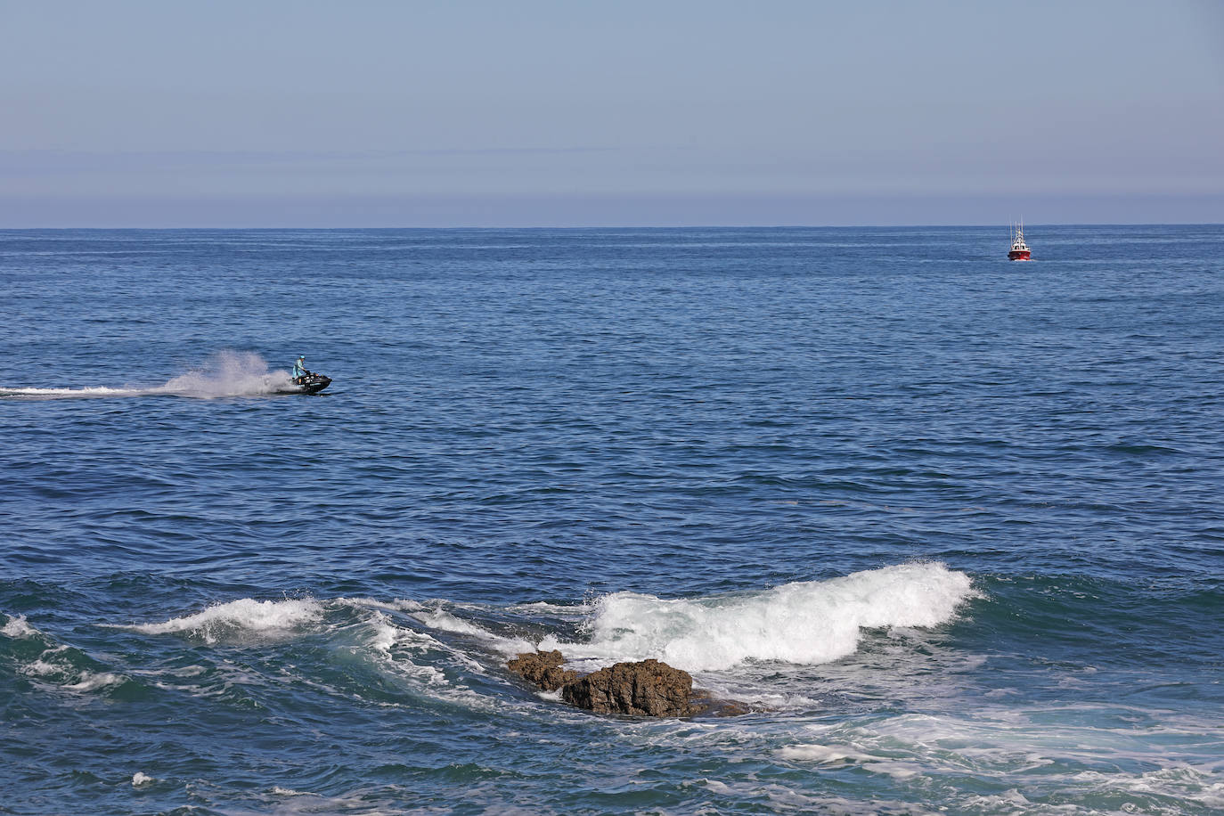 Fotos: Álvaro de Marichalar llega a Cantabria surcando los mares