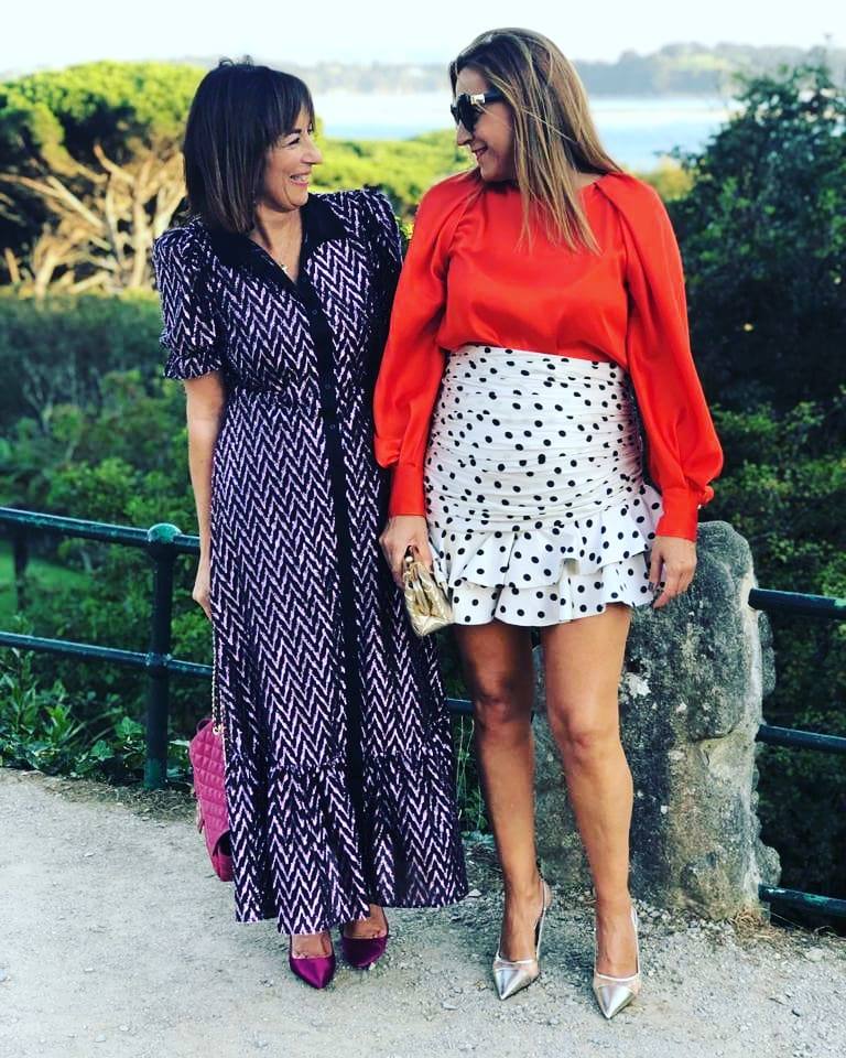 Con mi amiga Rosa Melgar, nueva colaboradora de Cantabria DModa, con la que acudí a disfrutar del desfile de Odette Álvarez en el Palacio de la Magdalena.