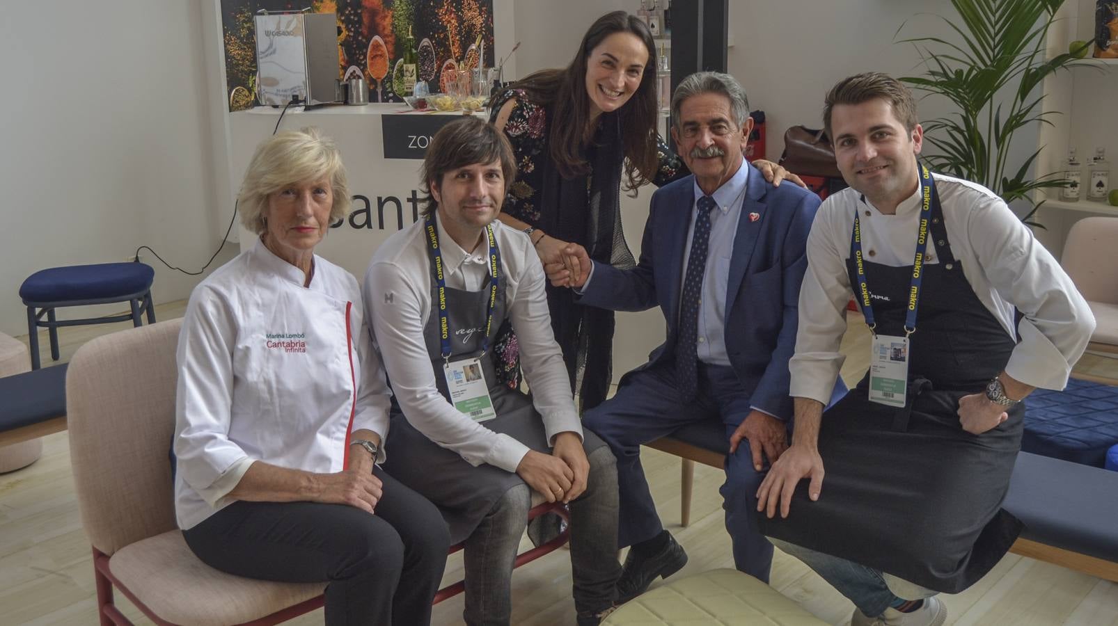 Marina Lombó (consejera de Educación), Sergio Bastard (Casona del Judio), Elvira Abascal (Nuevo Molino) MIguel Ángel Revilla, Carlos Árias (Emma)