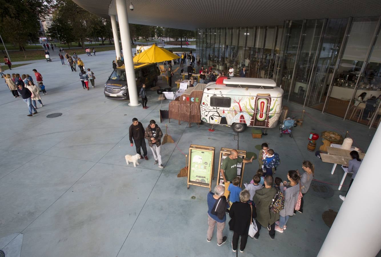 El Centro Botín saca a la calle cuatro espectáculos para despertar la creatividad de los viandantes