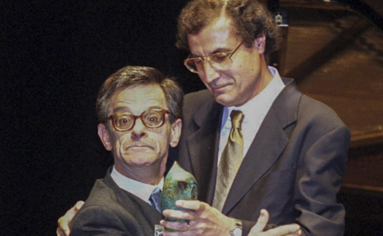 Ricardo Hontañón con Manuel Ángel Castañeda en 2001. 