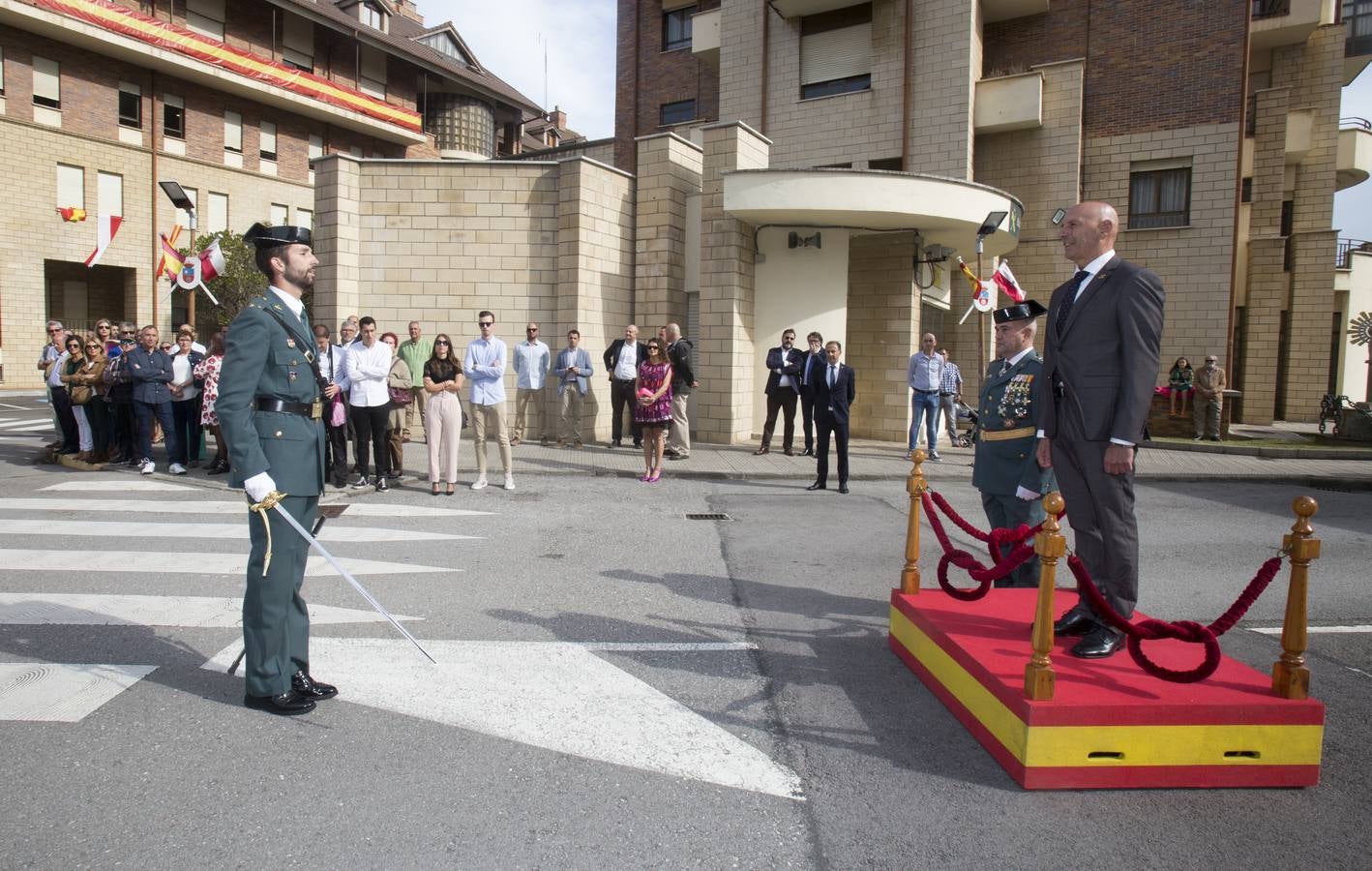 Fotos: Imágenes del acto de celebración del Día de la Guardia Civil en el cuartel de Campogiro