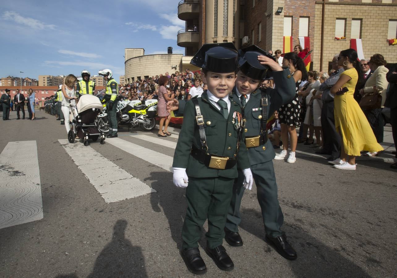 Fotos: Imágenes del acto de celebración del Día de la Guardia Civil en el cuartel de Campogiro