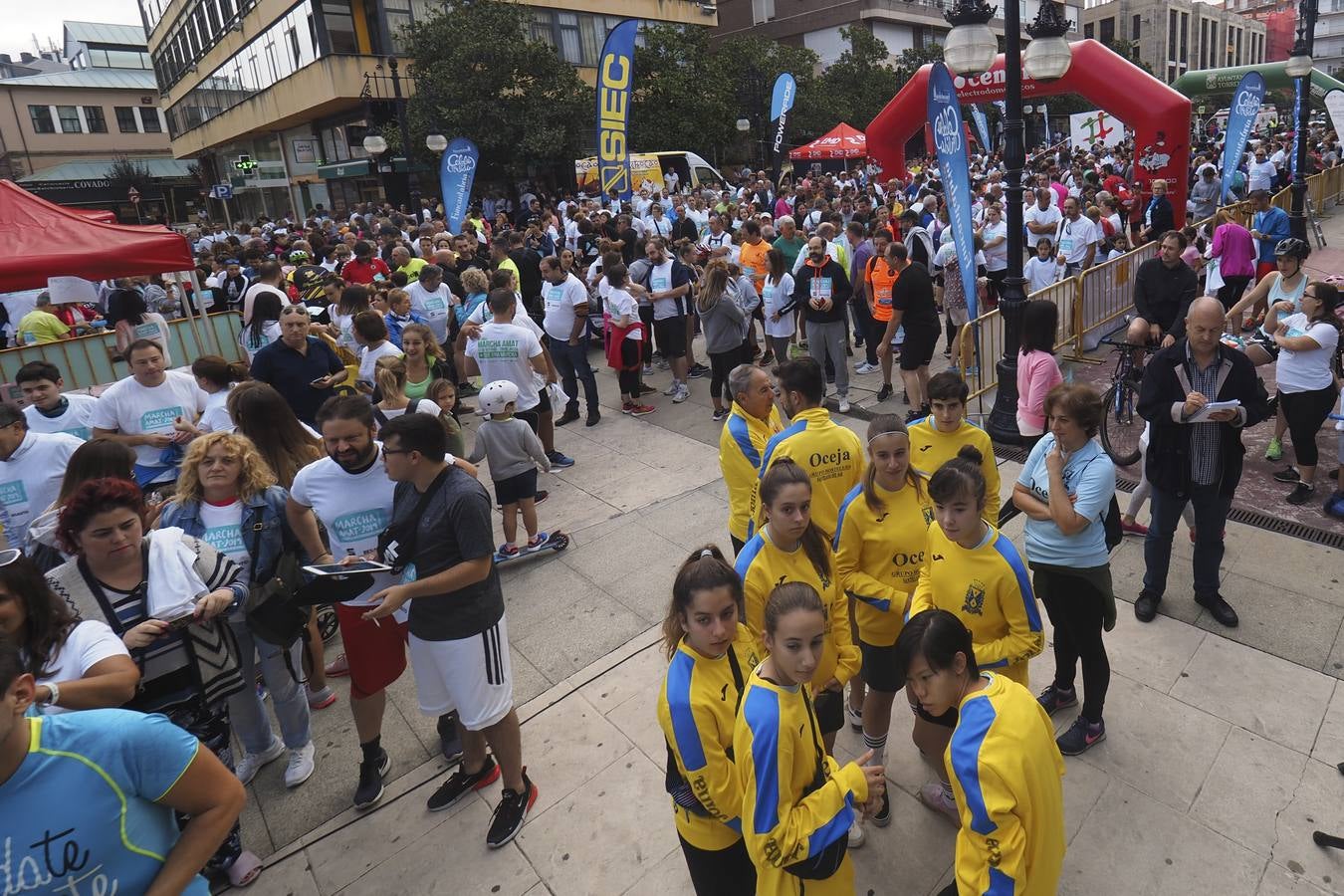 Fotos: La 32ª Marcha Amat reúne en Torrelavega a cientos de personas