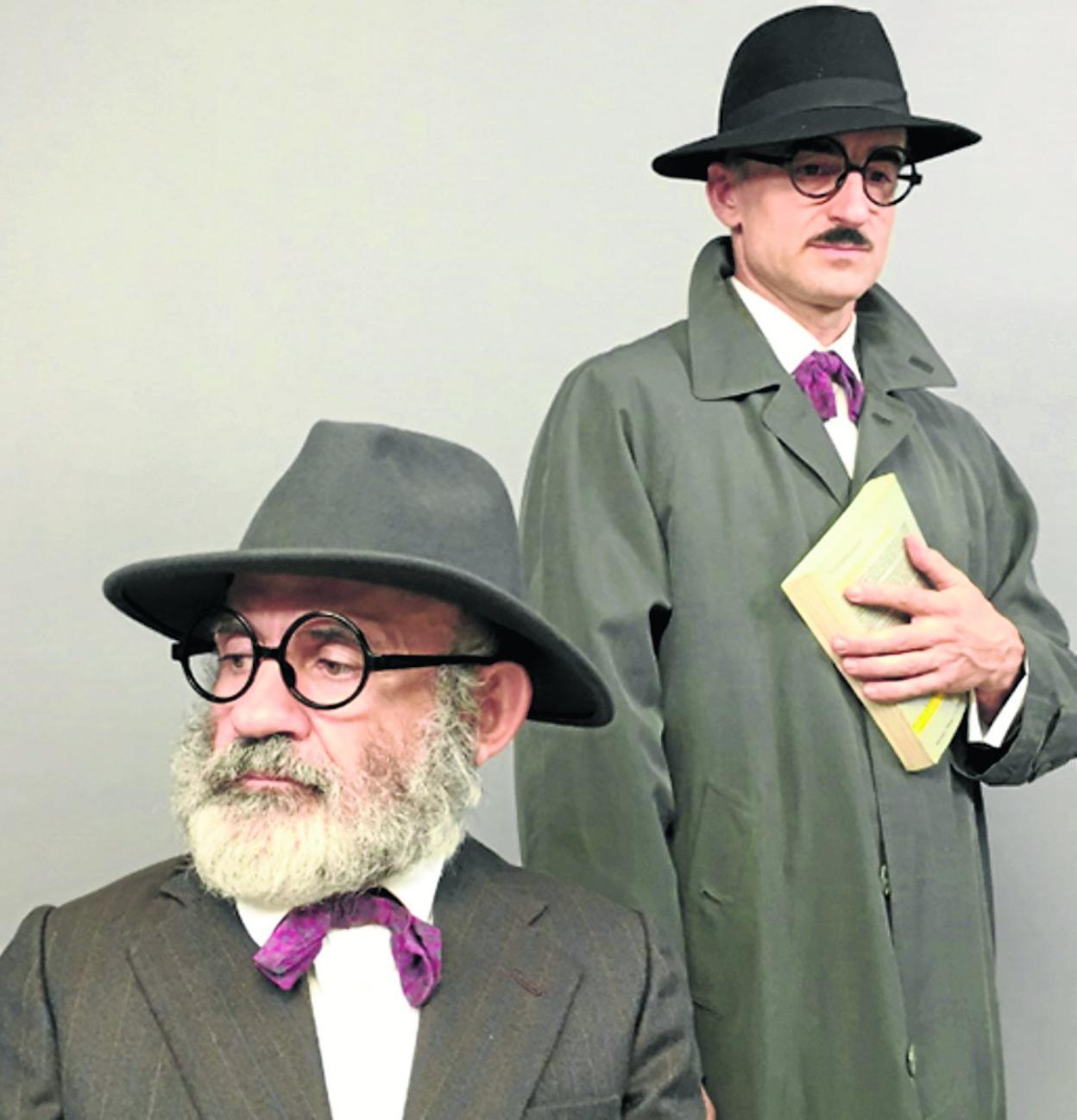 Los actores David Luque y Emilio Gavira, protagonistas de 'Enigma Pessoa'. :: producciones Come y Calla