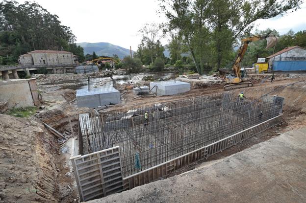 En la zona de las obras, ya se pueden ver los pilotes sobre las pilas.