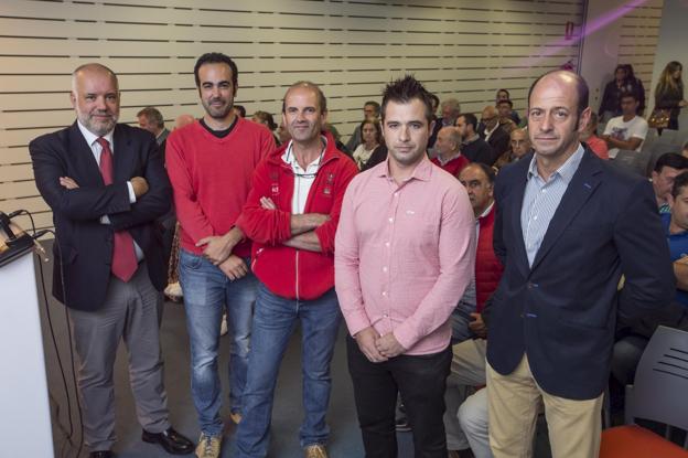 José Luis Pérez, Jorge Mariscal, Ivón Entrecanales, César Ruiz y Fernando Ruiz, de izquierda a derecha. :