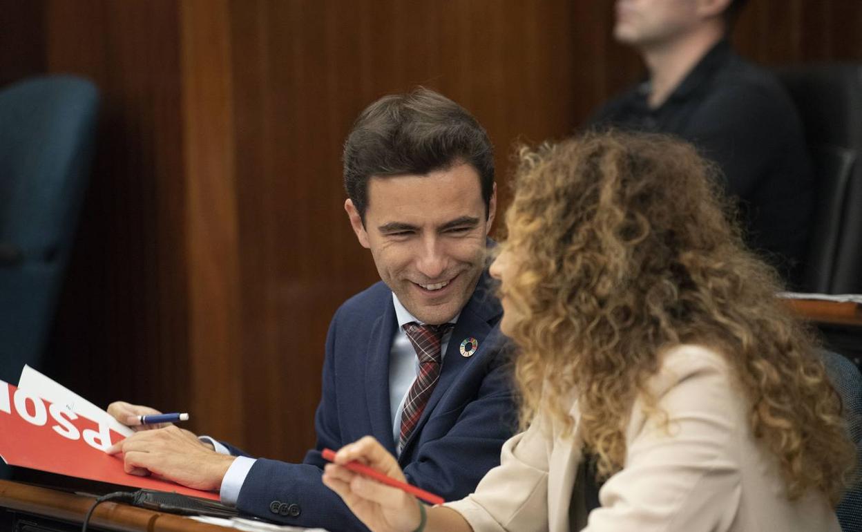 El socialista Pedro Casares, durante un pleno celebrado en el Ayuntamiento de Santander. 