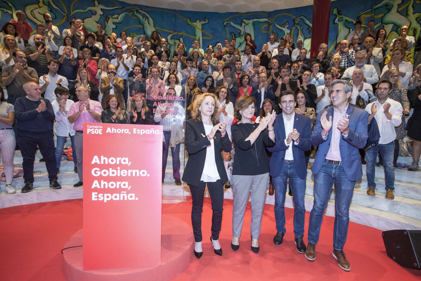 Fotos: Carmen Clavo, de precampaña en Santander