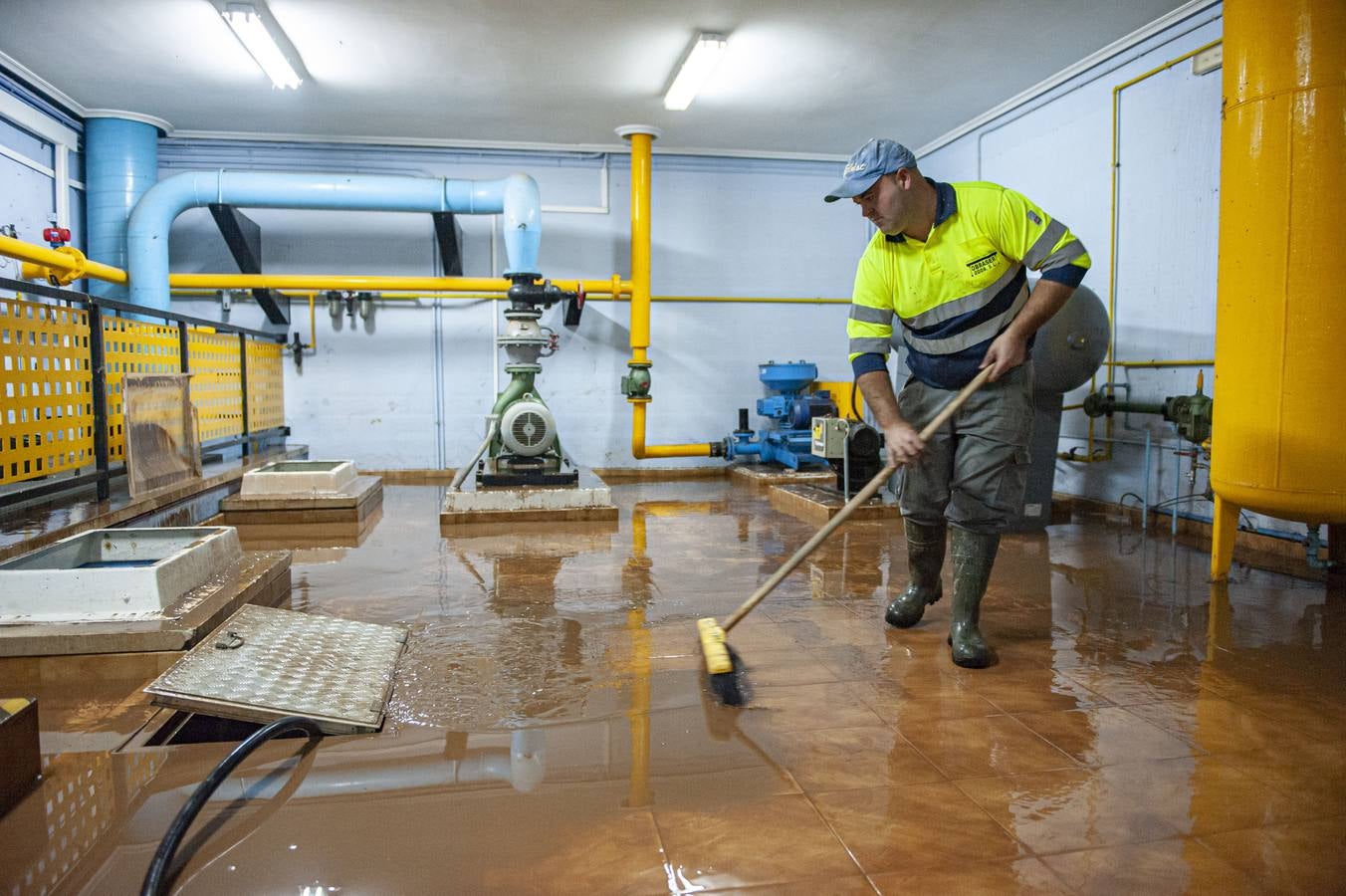 Depuradora de Roiz, inundada.