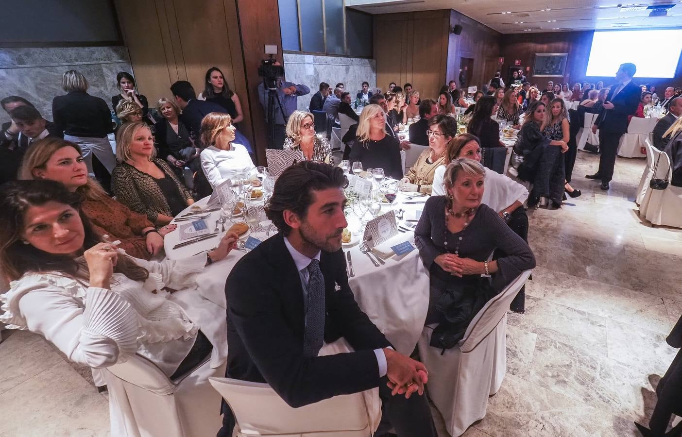 La diseñadora Odette Álvarez recibió anoche el Premio Empresaria 2019 de la Asociación de Mujeres Empresarias de Cantabria (ADMEC), en la Gala Anual que este colectivo celebró en el Hotel Santemar de Santander