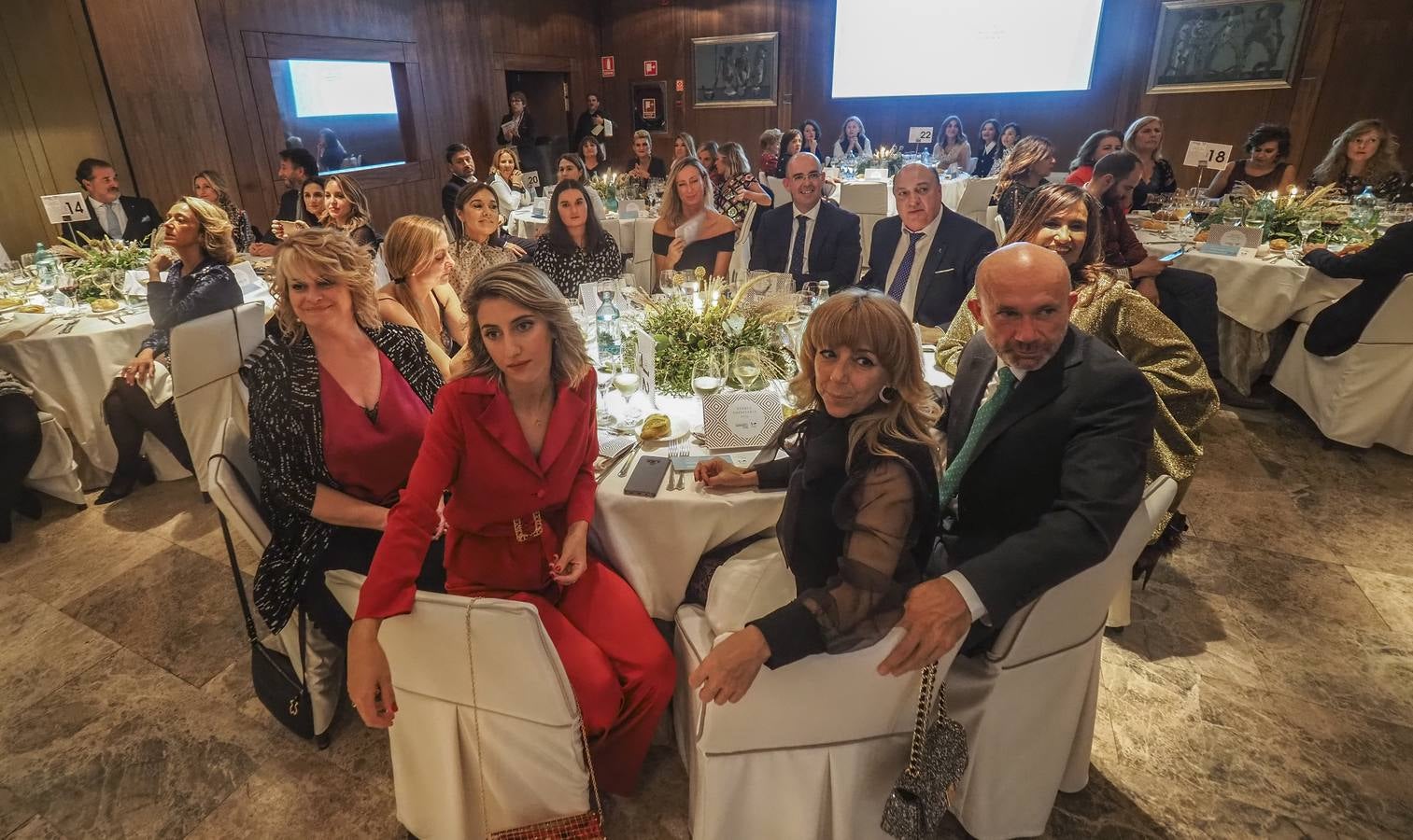 La diseñadora Odette Álvarez recibió anoche el Premio Empresaria 2019 de la Asociación de Mujeres Empresarias de Cantabria (ADMEC), en la Gala Anual que este colectivo celebró en el Hotel Santemar de Santander