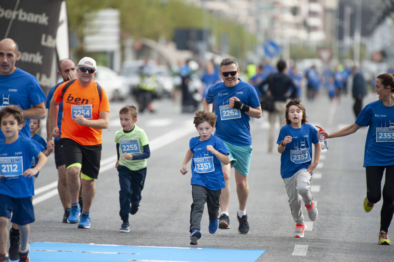 La salida de la carrera de 2 kilómetros. 