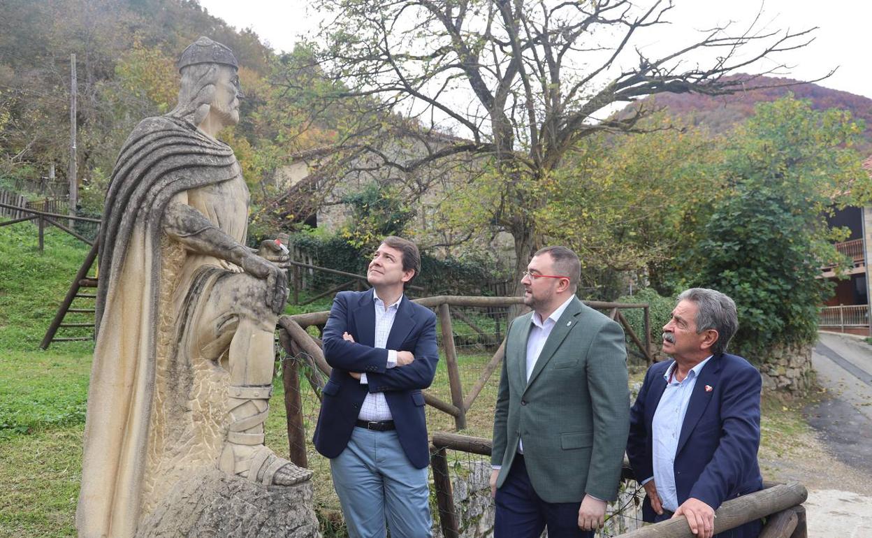 Los tres presidentes, esta mañana en Liébana.