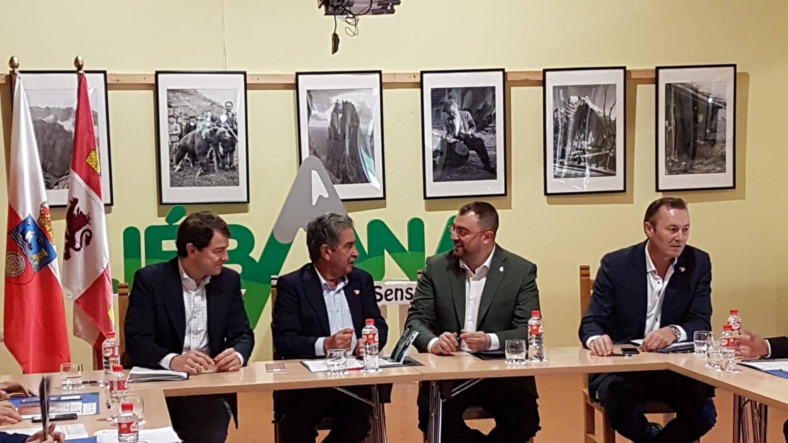 Visita de los presidentes de Cantabria, Castilla y León y Asturias a Liébana con motivo de la reunión de la Comisión de Gestión del Parque Nacional de Picos de Europa.