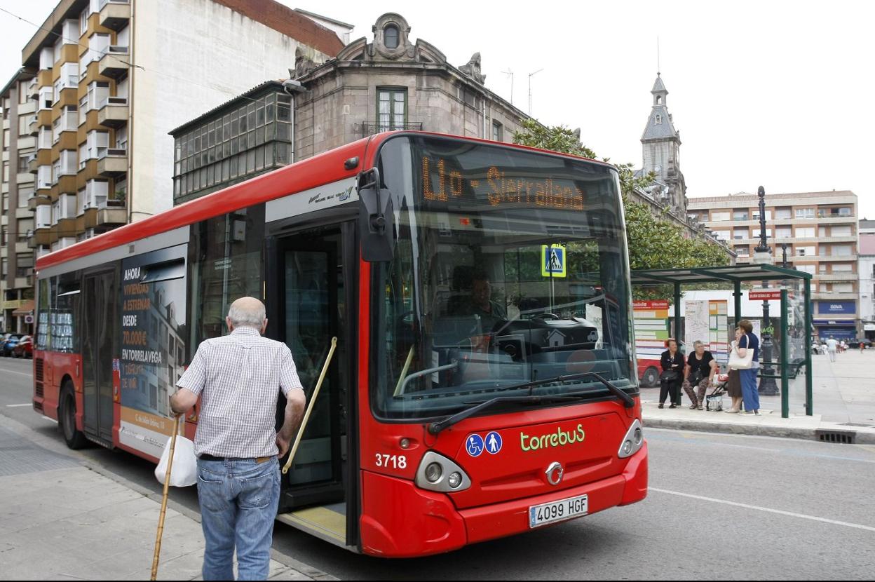 Cartes reclama la extensión de las líneas de autobús hasta la villa medieval. 