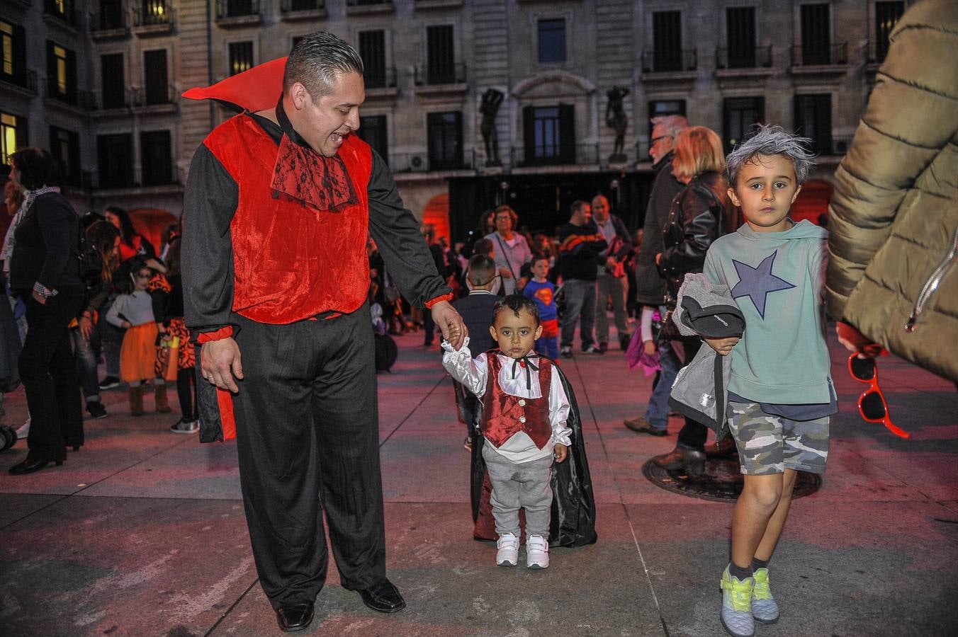 Fotos: Muertos y fantasmas en las calles