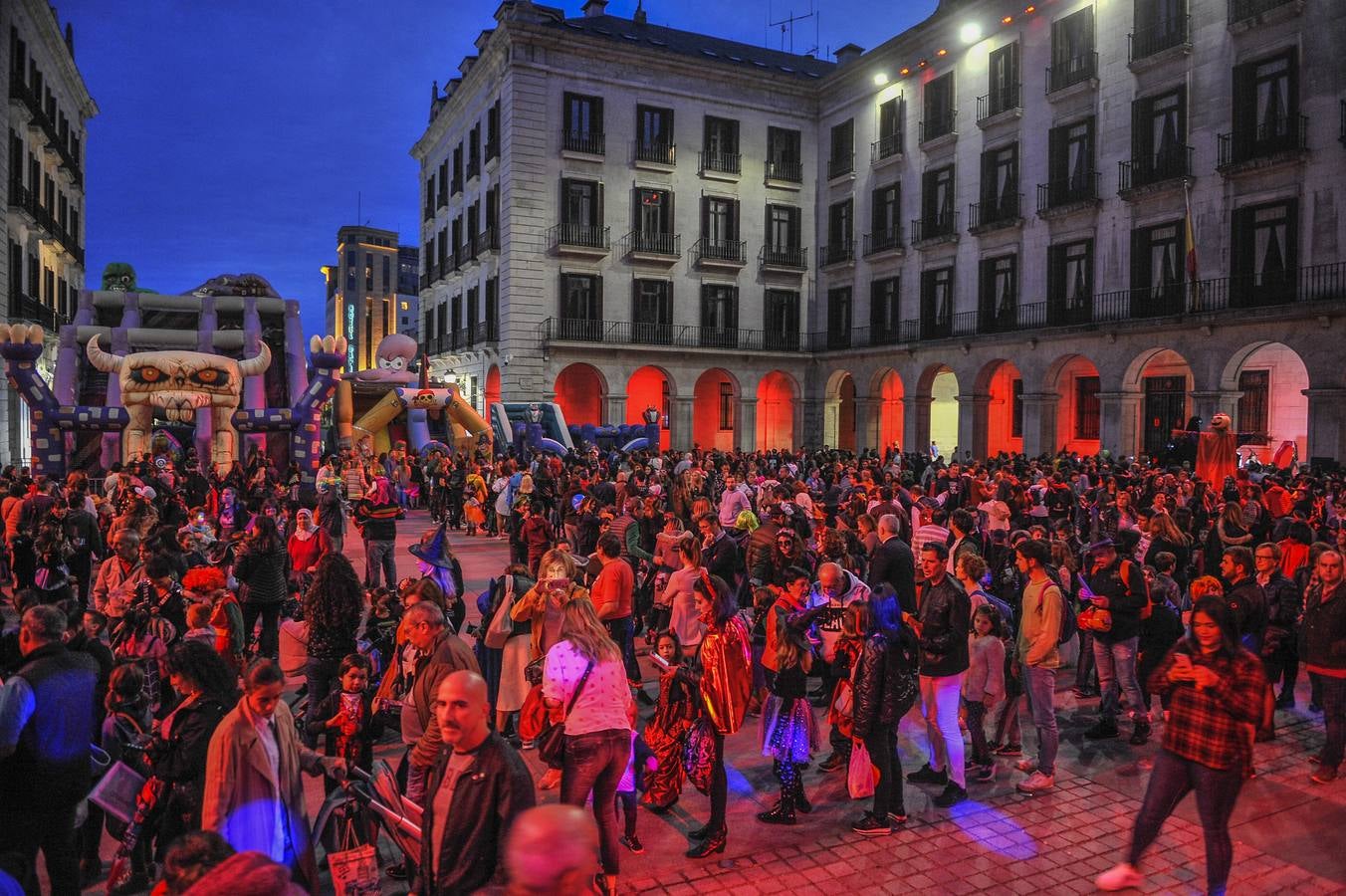 Fotos: Muertos y fantasmas en las calles