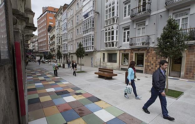 Aspecto que presenta la calle Rubio, una de las últimas vías que se han peatonalizado en Santander. 