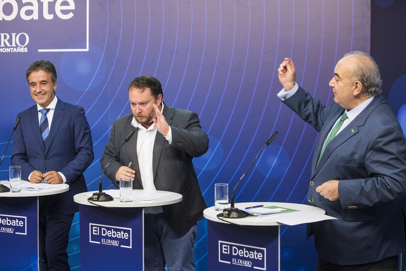 Pedro Casares (PSOE), Diego Movellán (PP), Rubén Gómez (Cs), José María Mazón (PRC), Emilio del Valle (Vox) y Luis del Piñal (Podemos) han confrontado sus ideas en el debate electoral de El Diario Montañés