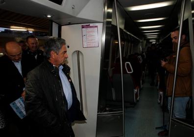 Imagen secundaria 1 - El PRC viaja a Bilbao para demostrar que en 60 años el «tren bala» sólo ha reducido el viaje en 10 segundos