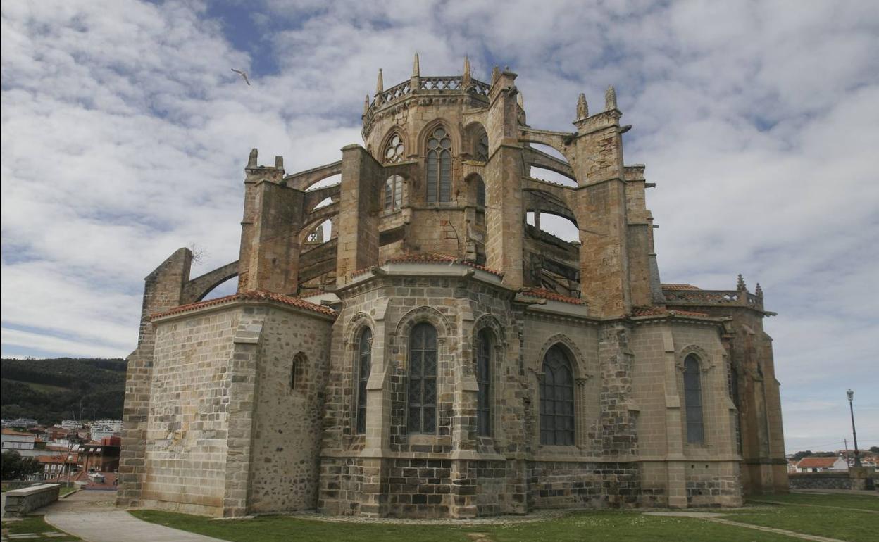 El Gobierno restaurará la crestería de la iglesia de Santa María de Castro