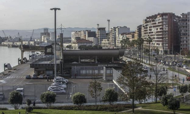 Edificio de la terminal marítima, que fue construido en 1971 y su exterior goza de protección. 