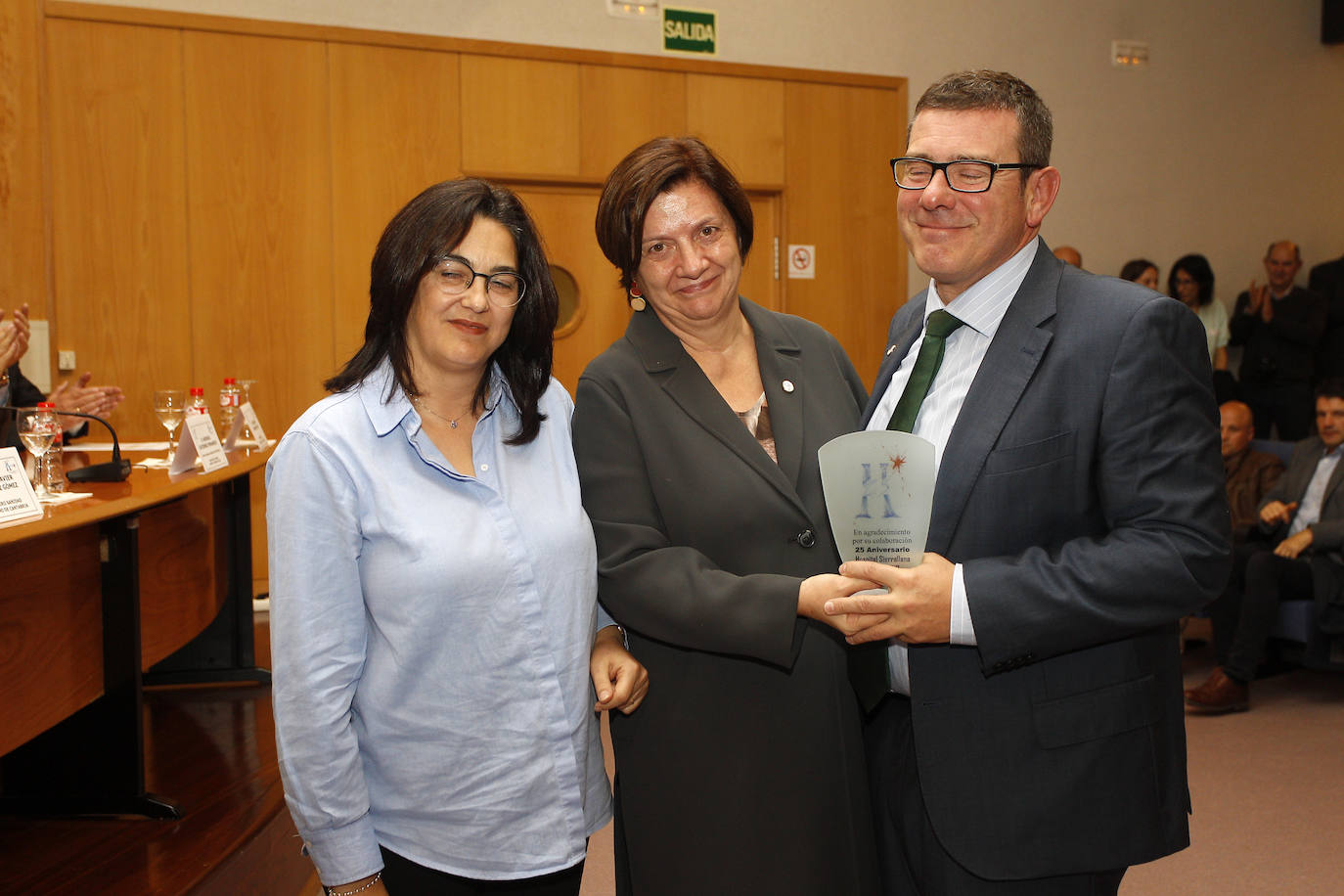 El hospital de Torrelavega fue inaugurado el 1 de noviembre de 1994 y desde enero de 2002, con las transferencias a la comunidad, pasó a formar parte del Servicio Cántabro de Salud.Desde entonces ha pasado de 500 trabajadores en plantilla a los cerca de 1.500 profesionales sanitarios y no sanitarios, y también se ha multiplicado su presupuesto, que ahora supera los 90 millones de euros. 