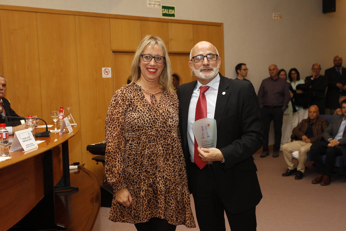 El hospital de Torrelavega fue inaugurado el 1 de noviembre de 1994 y desde enero de 2002, con las transferencias a la comunidad, pasó a formar parte del Servicio Cántabro de Salud.Desde entonces ha pasado de 500 trabajadores en plantilla a los cerca de 1.500 profesionales sanitarios y no sanitarios, y también se ha multiplicado su presupuesto, que ahora supera los 90 millones de euros. 