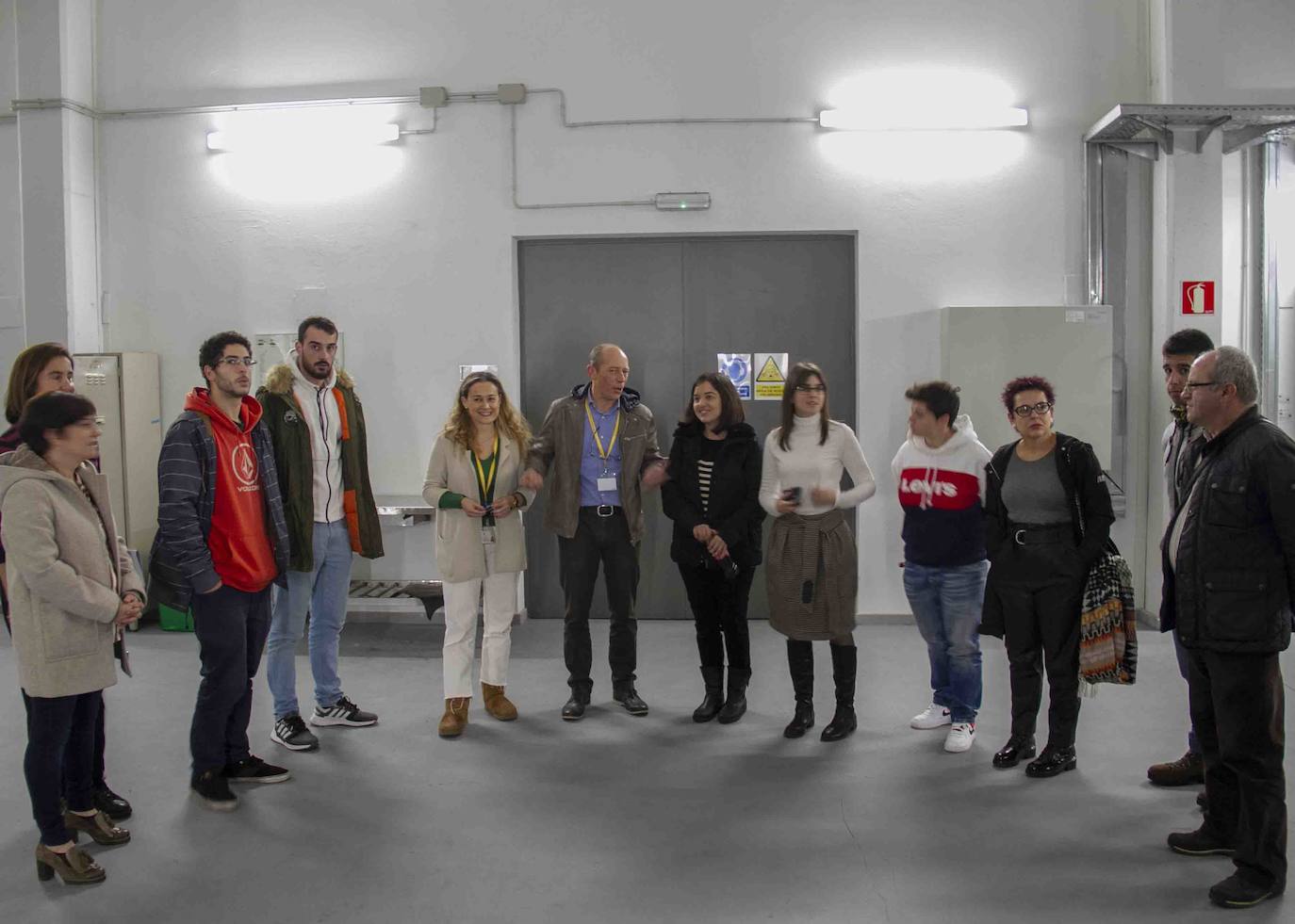 Fotos: Visita de IES Estelas de Cantabria a su mentor de STARTinnova Smart Hospital Cantabria