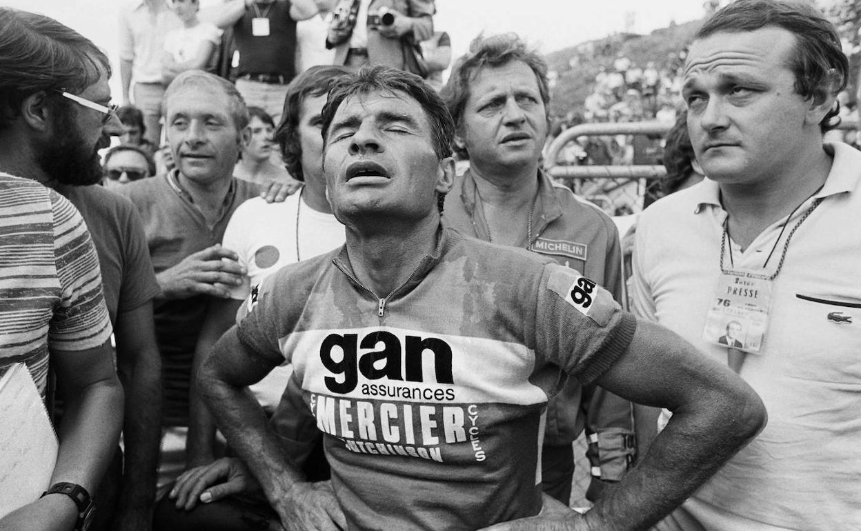 Raymond Poulidor, tras una etapa en el Tour de Francia de 1976. 