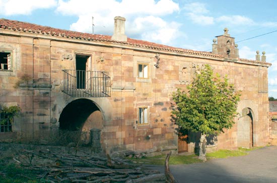 Vista del palacio de las Henestrosas.