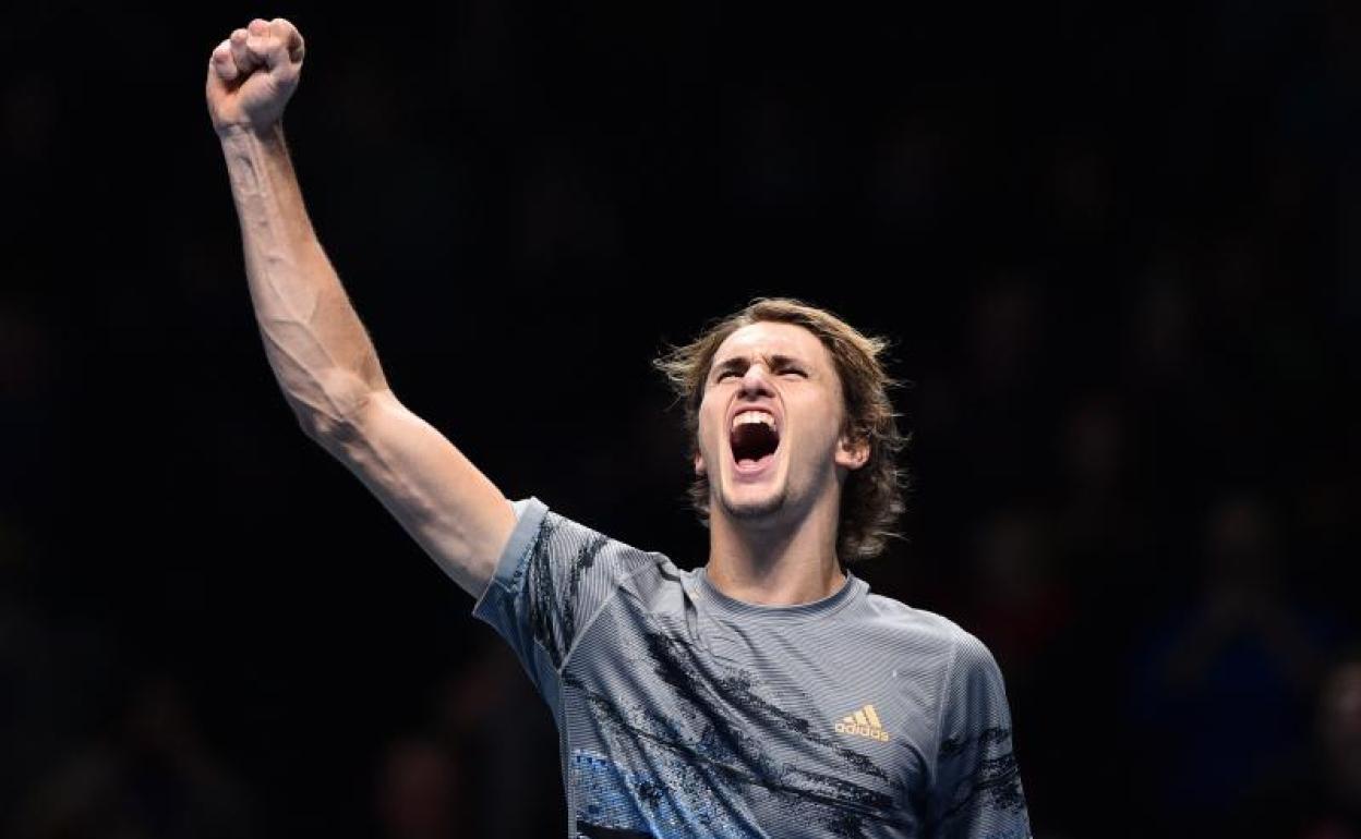 Zverev celebra su victoria ante Medvedev. 