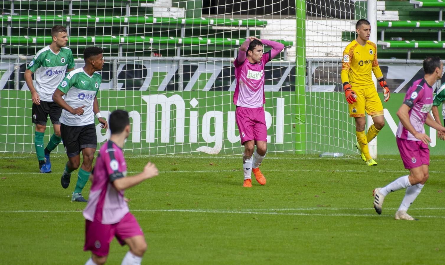 Fotos: El Rayo Cantabria gana a la Gimnástica el derbi en El Sardinero