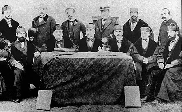 Imagen. Imagen del claustro de profesores del instituto en el año 1881. 