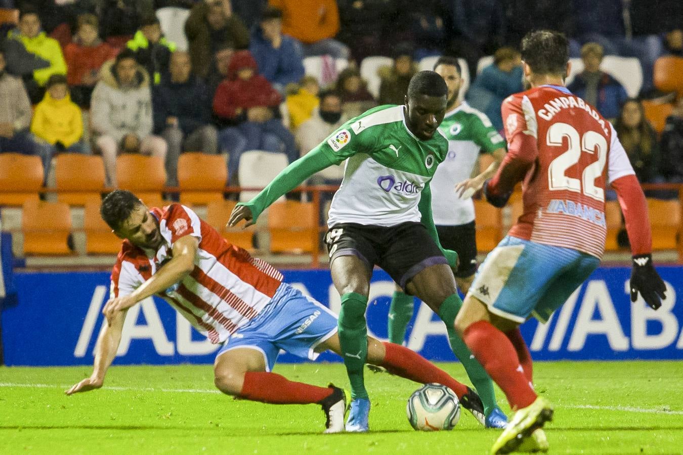 El Racing, mejor que el Lugo durante 72 minutos, perdona, se viene abajo y pierde otros dos puntos