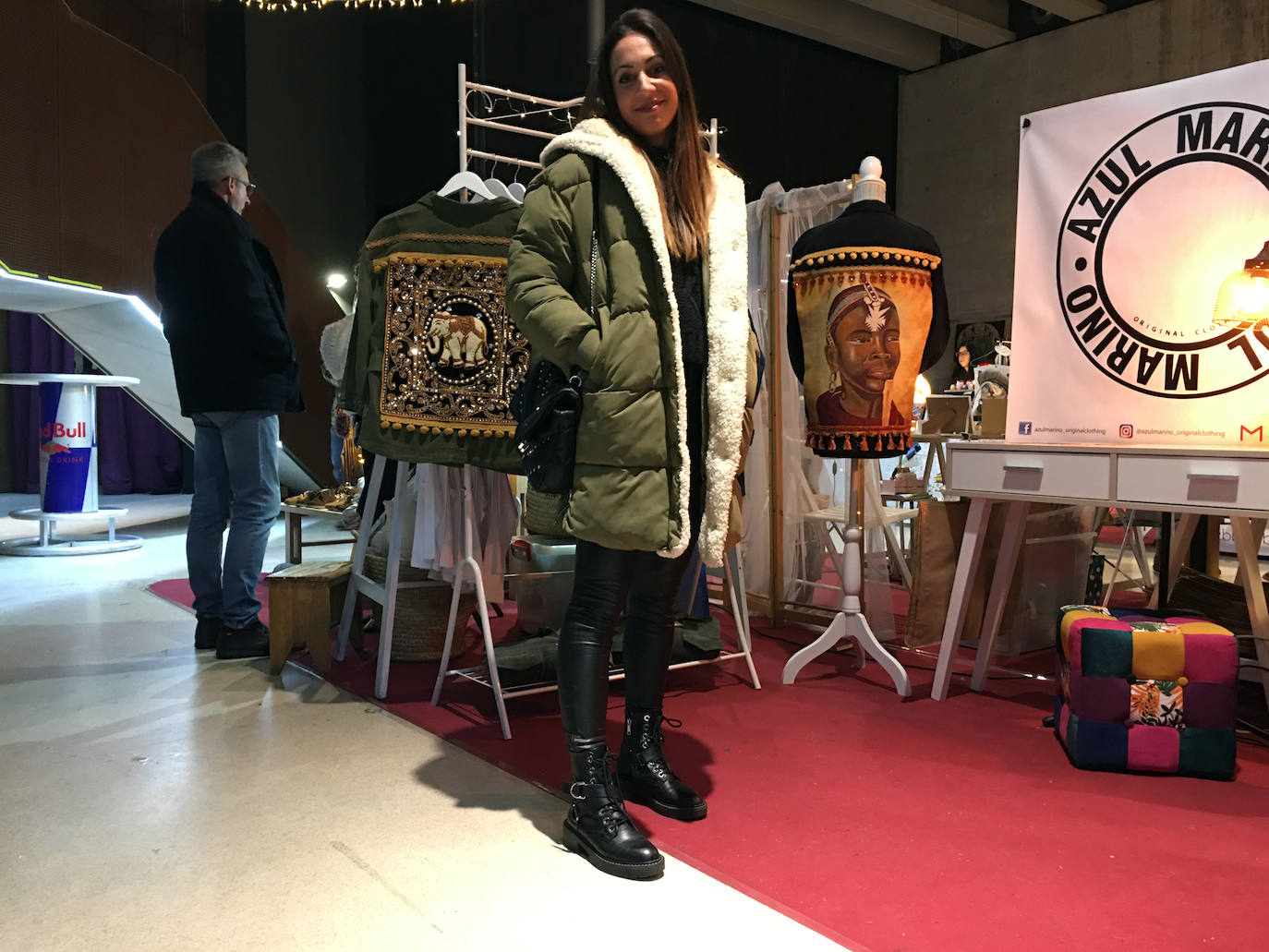 Elena Cañizo. Santander. "Me gusta vestir en tonos oscuros, combinando mi look con una chaqueta de otros colores y siempre zapato cerrado. Para esta temporada apuesto por el cuero, que se lleva un montón".